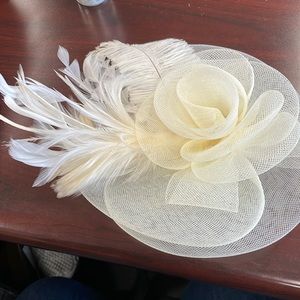 Clip in hair piece ivory
